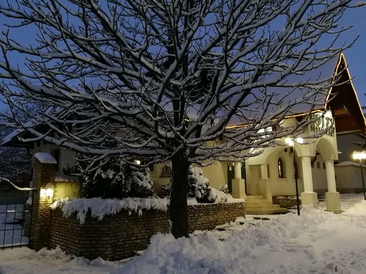 哈西克酒店 Magyarpolány 外观 照片