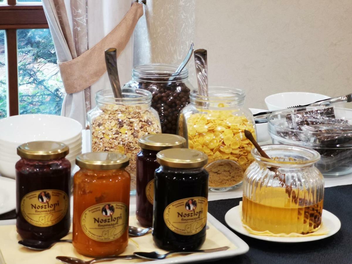 哈西克酒店 Magyarpolány 外观 照片